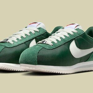 Nike Cortez vintage sneakers in green
